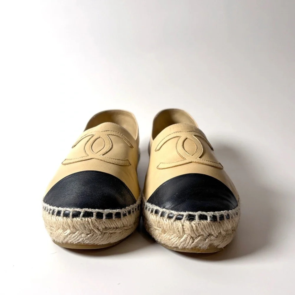 Chanel Beige Black Leather Espadrilles – Two-Tone Cap Toe Flats, size 6